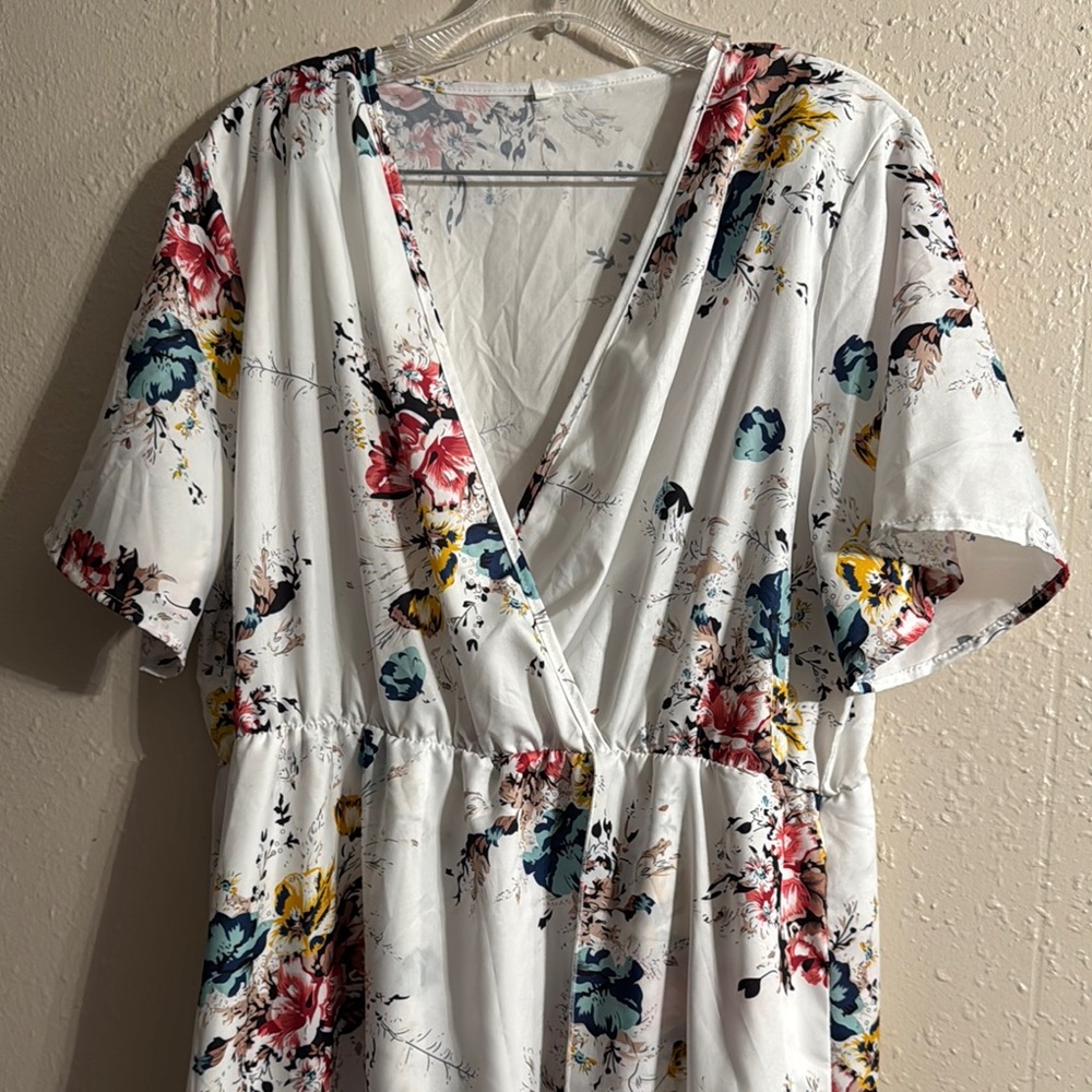 Floral V-Neck Maxi Dress - Picture 2 of 7